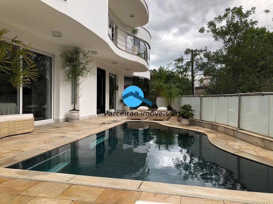 Casa de Condomínio à venda com 5 quartos, 800m² - Foto 1