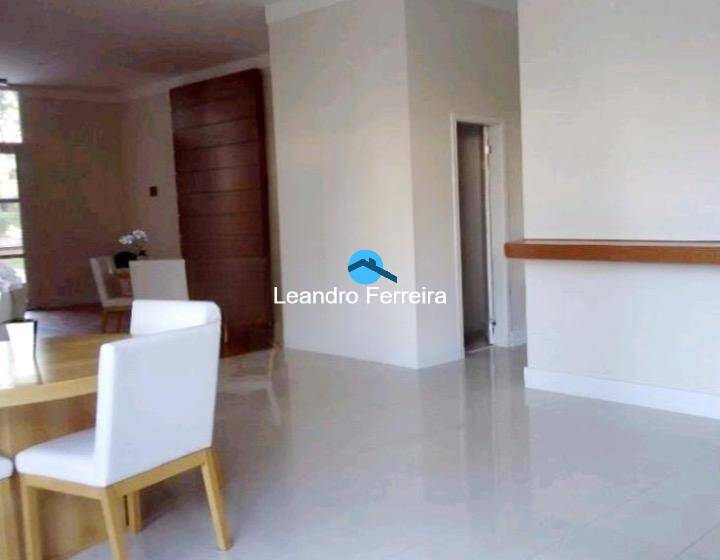 Apartamento à venda com 3 quartos, 242m² - Foto 4
