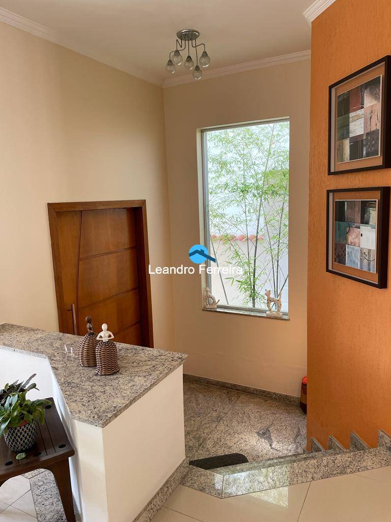 Casa à venda com 3 quartos, 439m² - Foto 5
