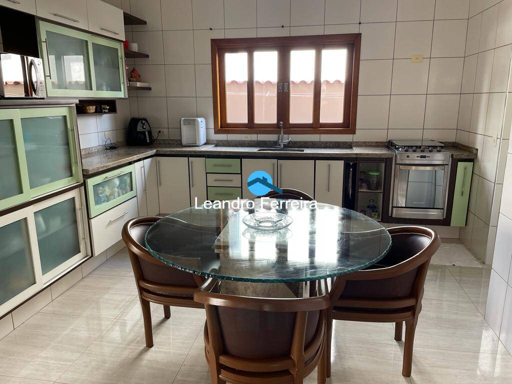 Casa à venda com 3 quartos, 439m² - Foto 10
