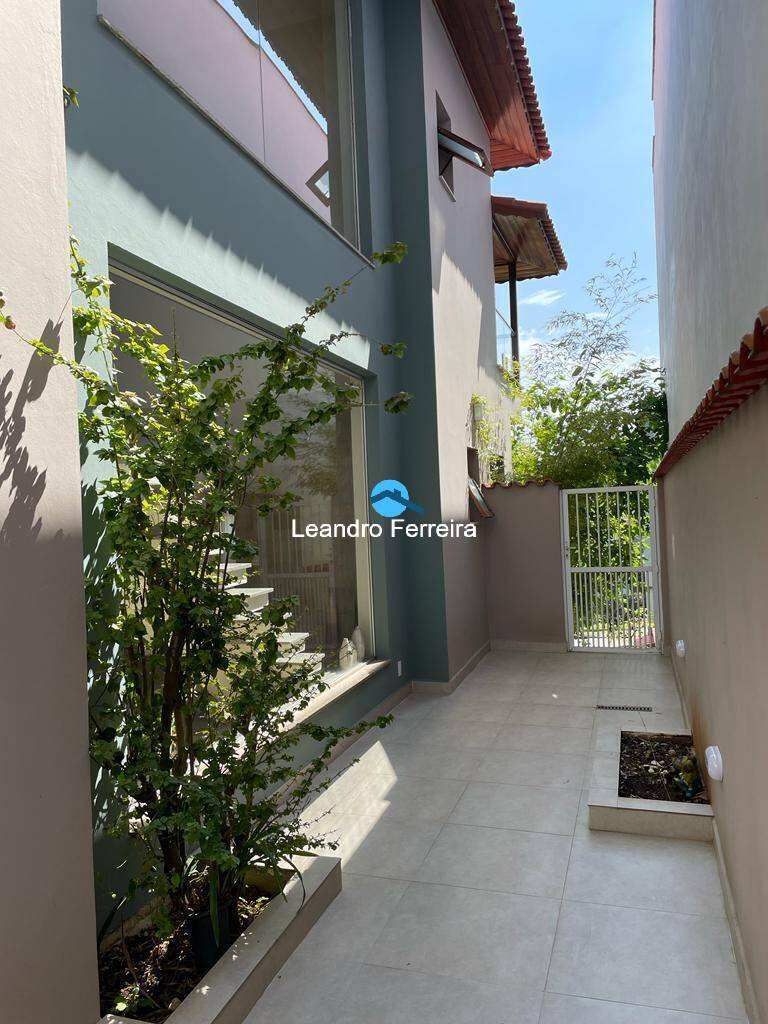 Casa à venda com 3 quartos, 439m² - Foto 24