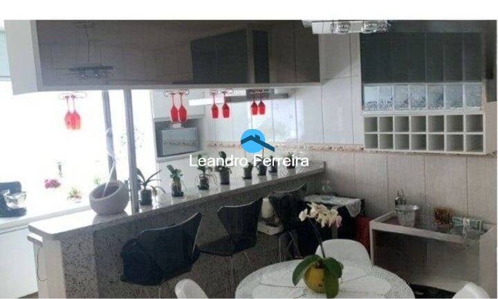 Casa à venda com 3 quartos, 248m² - Foto 7