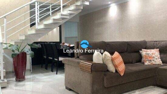Casa à venda com 3 quartos, 248m² - Foto 2
