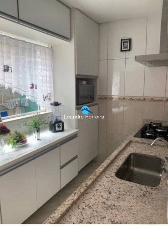 Casa à venda com 3 quartos, 248m² - Foto 9