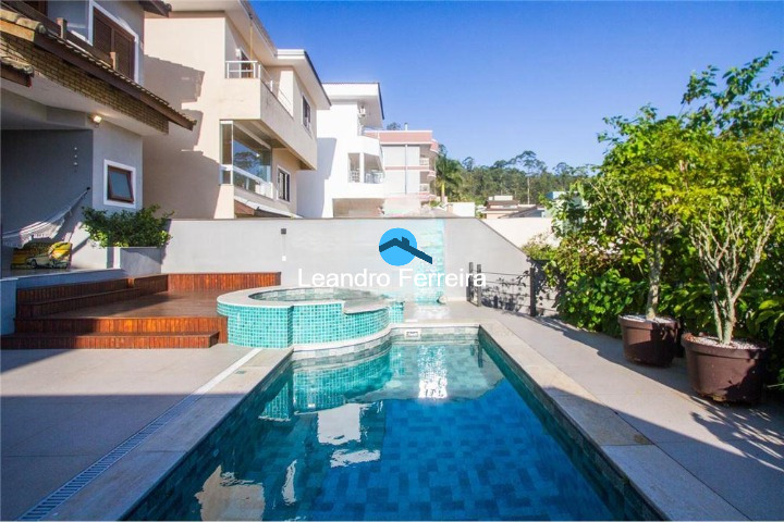 Casa de Condomínio à venda com 4 quartos, 420m² - Foto 32