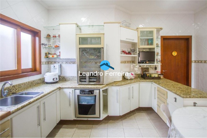 Casa de Condomínio à venda com 4 quartos, 420m² - Foto 9