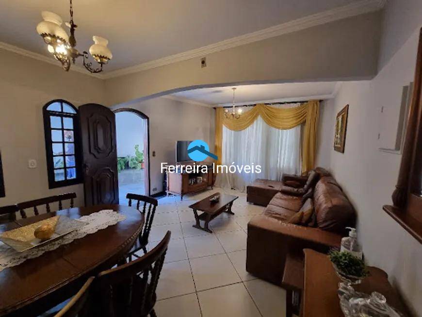 Casa, 5 quartos, 245 m² - Foto 1